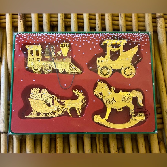 Vintage Christmas Around the World “Way To Go” Tin Gold Tone Ornaments - Picture 1 of 2